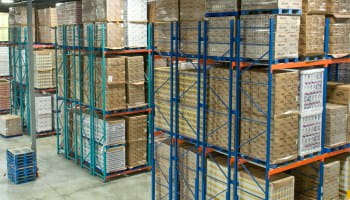 Rayonnages et systèmes de stockage